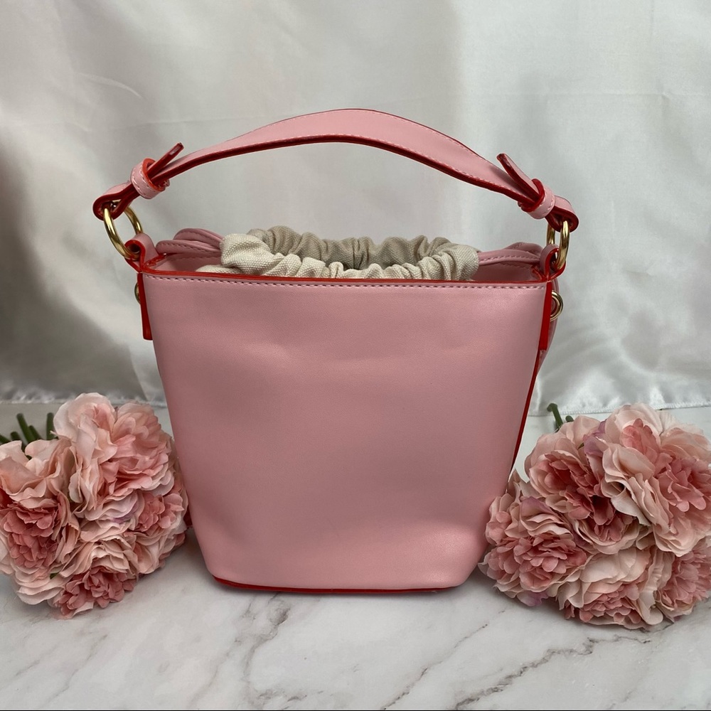 Beautiful Pink Flamingo Crossbody Bucket Purse - Picture 12 of 16